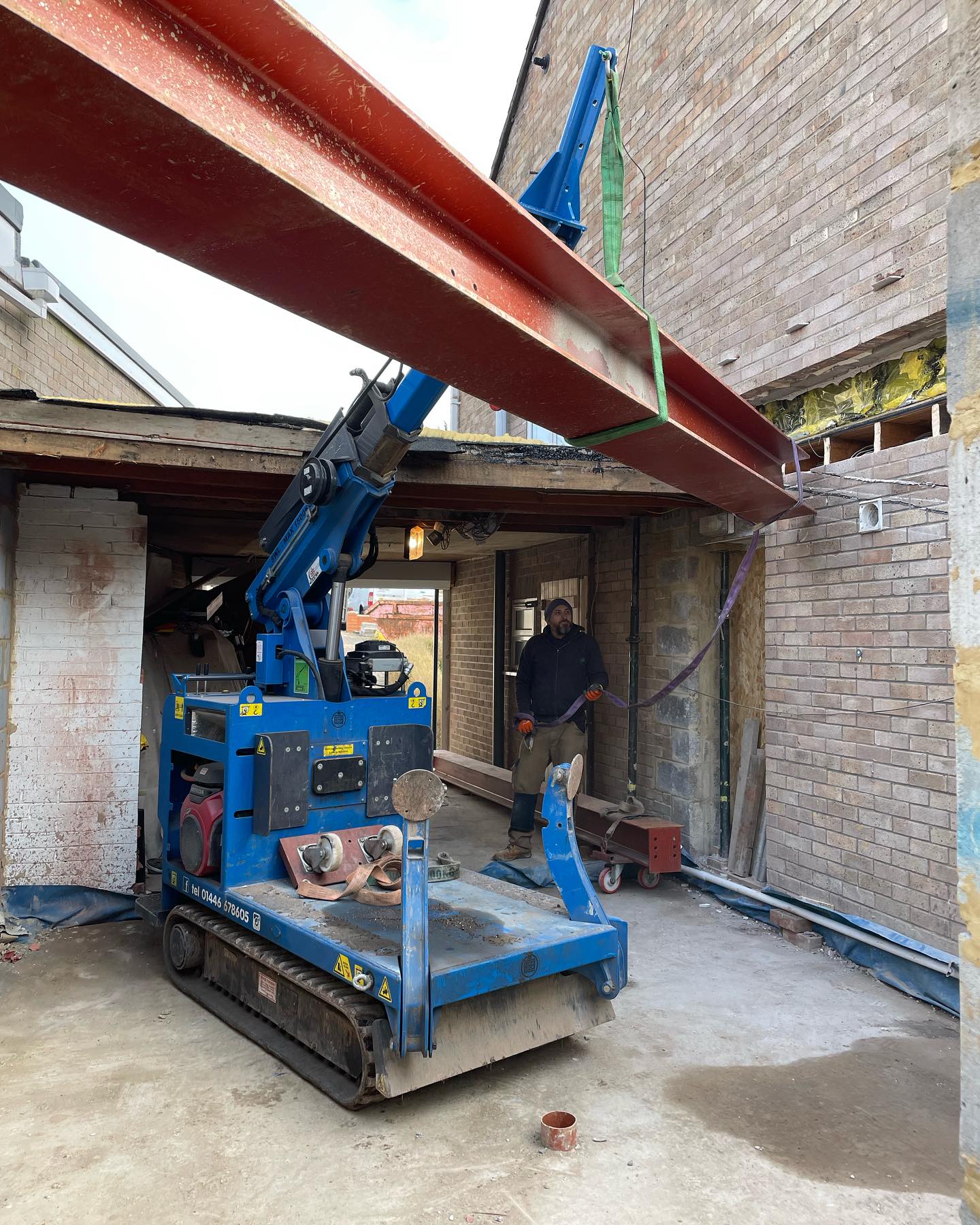 Mini crane hire